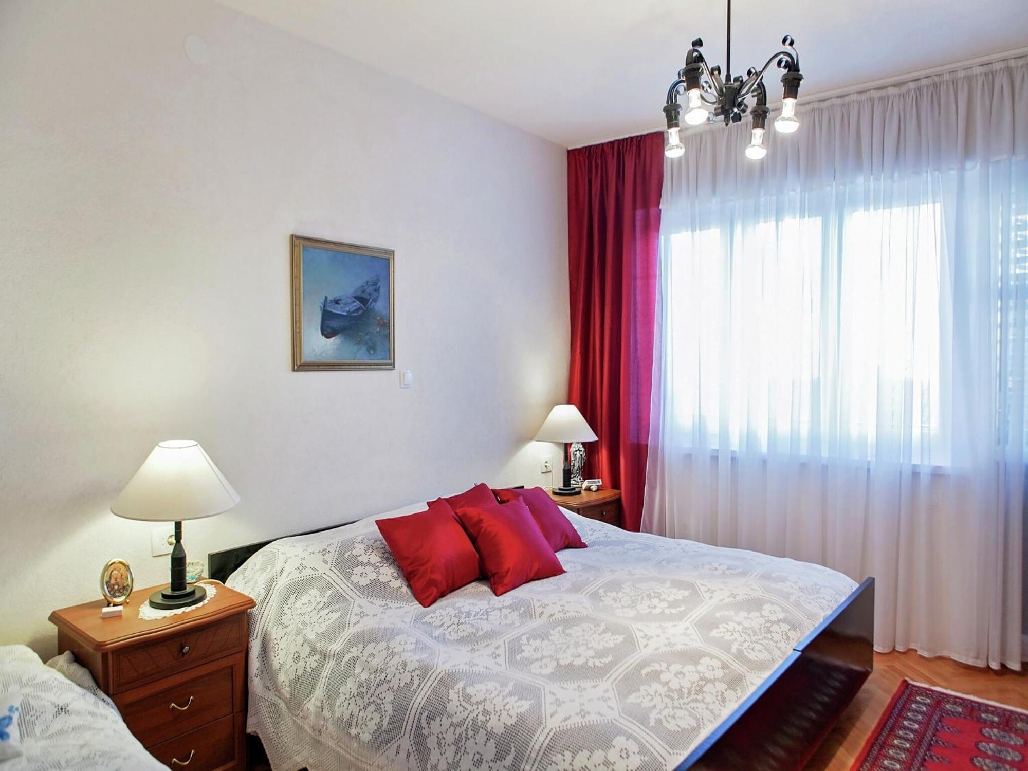 Cozy Apartment With A Balcony And A Sea View Brela Bagian luar foto