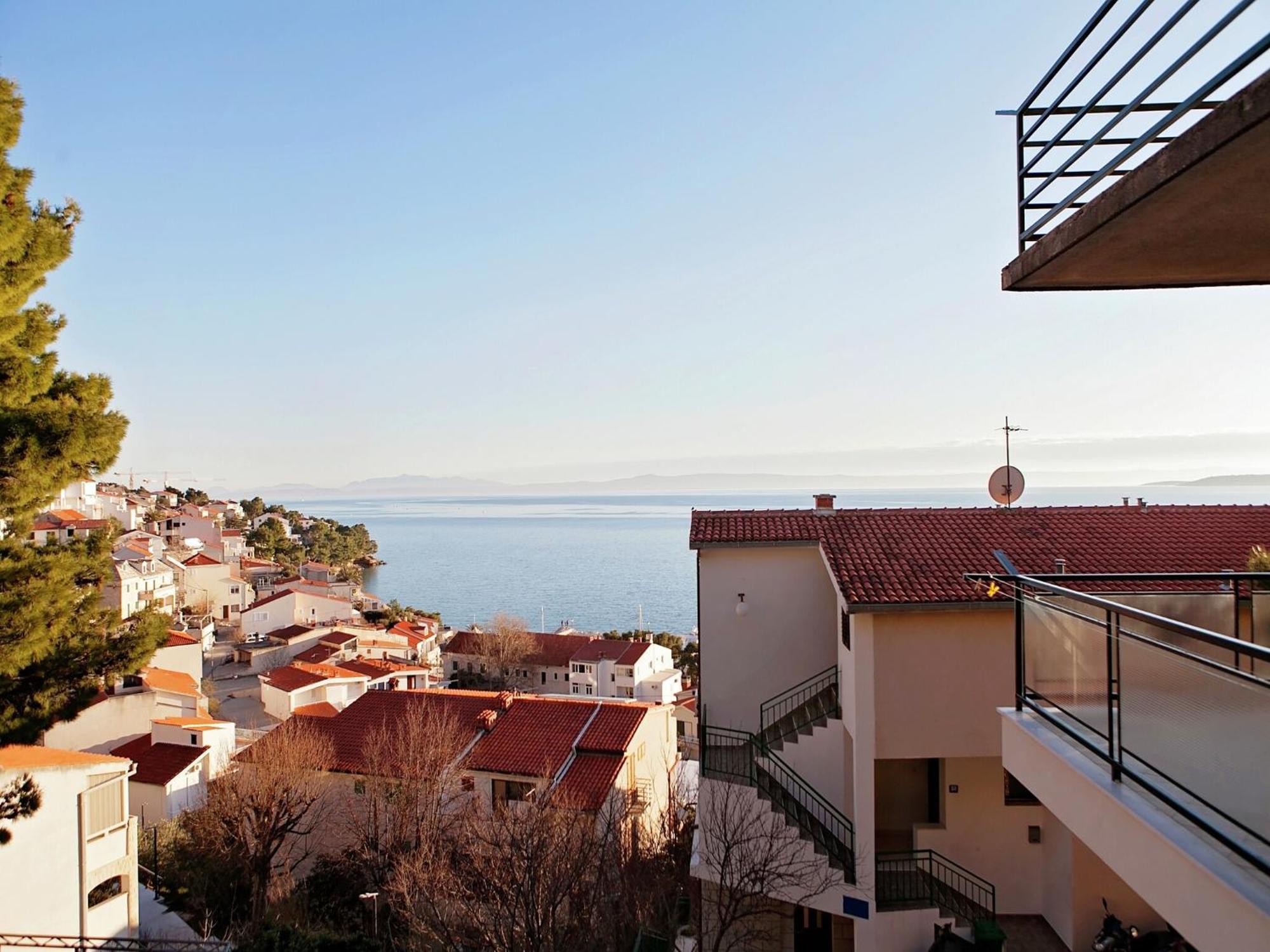 Cozy Apartment With A Balcony And A Sea View Brela Bagian luar foto