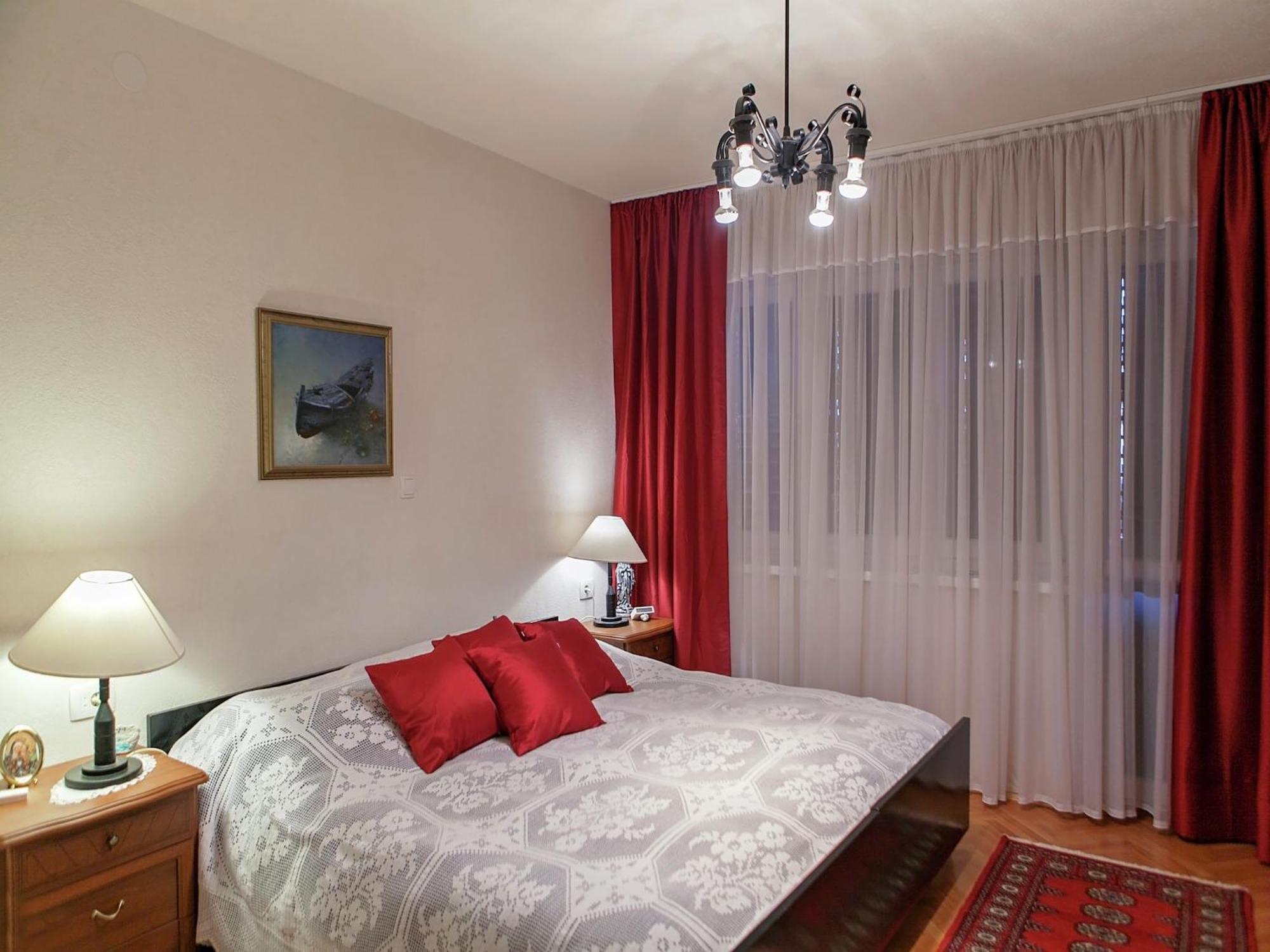 Cozy Apartment With A Balcony And A Sea View Brela Bagian luar foto